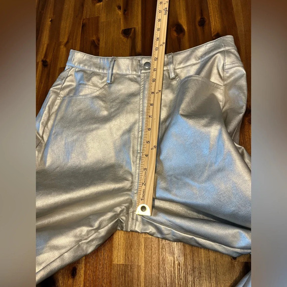 WAYF Luxury Metallic Silver High Rise Vegan Leather Pants Size Small - Picture 8 of 13